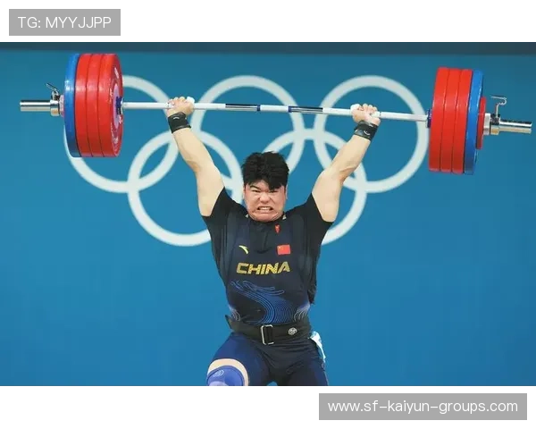 中国举重队稳定发挥连破重量 中国举重队稳定发挥连破重量